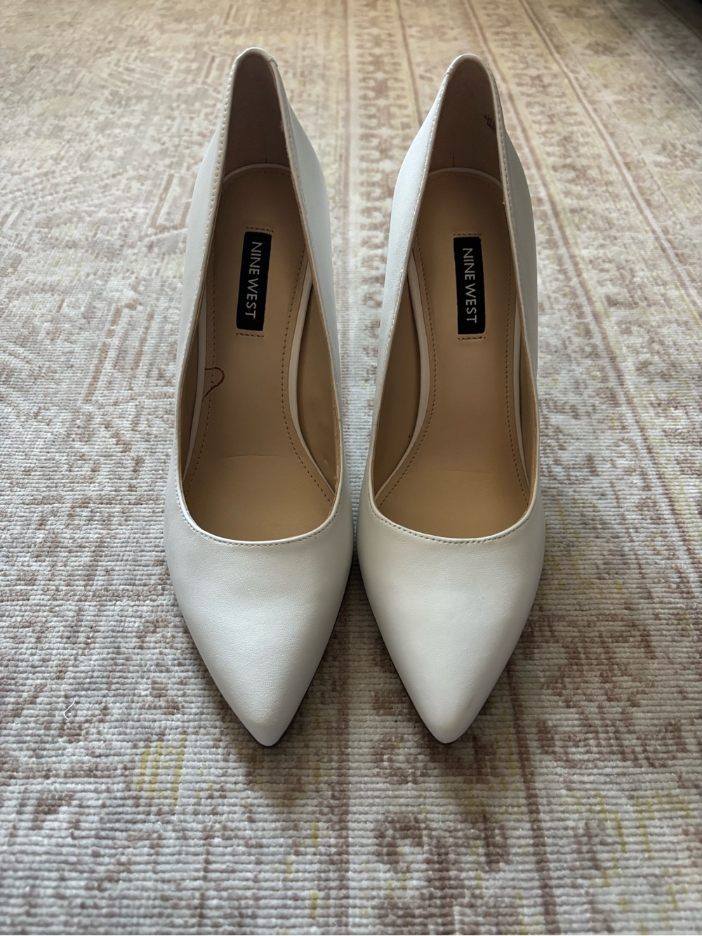 NWOT Nine West White Pointed-Toe Leather Pumps